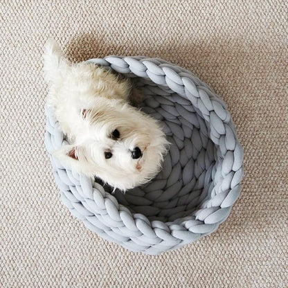 Hondenbed Handgehaakt met Hoge Rand | Geborgen & Warm | Natuurlijk Wol | 3 Maten & 3 Kleuren