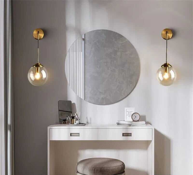 Glas-wandlamp bolvorm – elegante melkglaslamp met modern hangontwerp