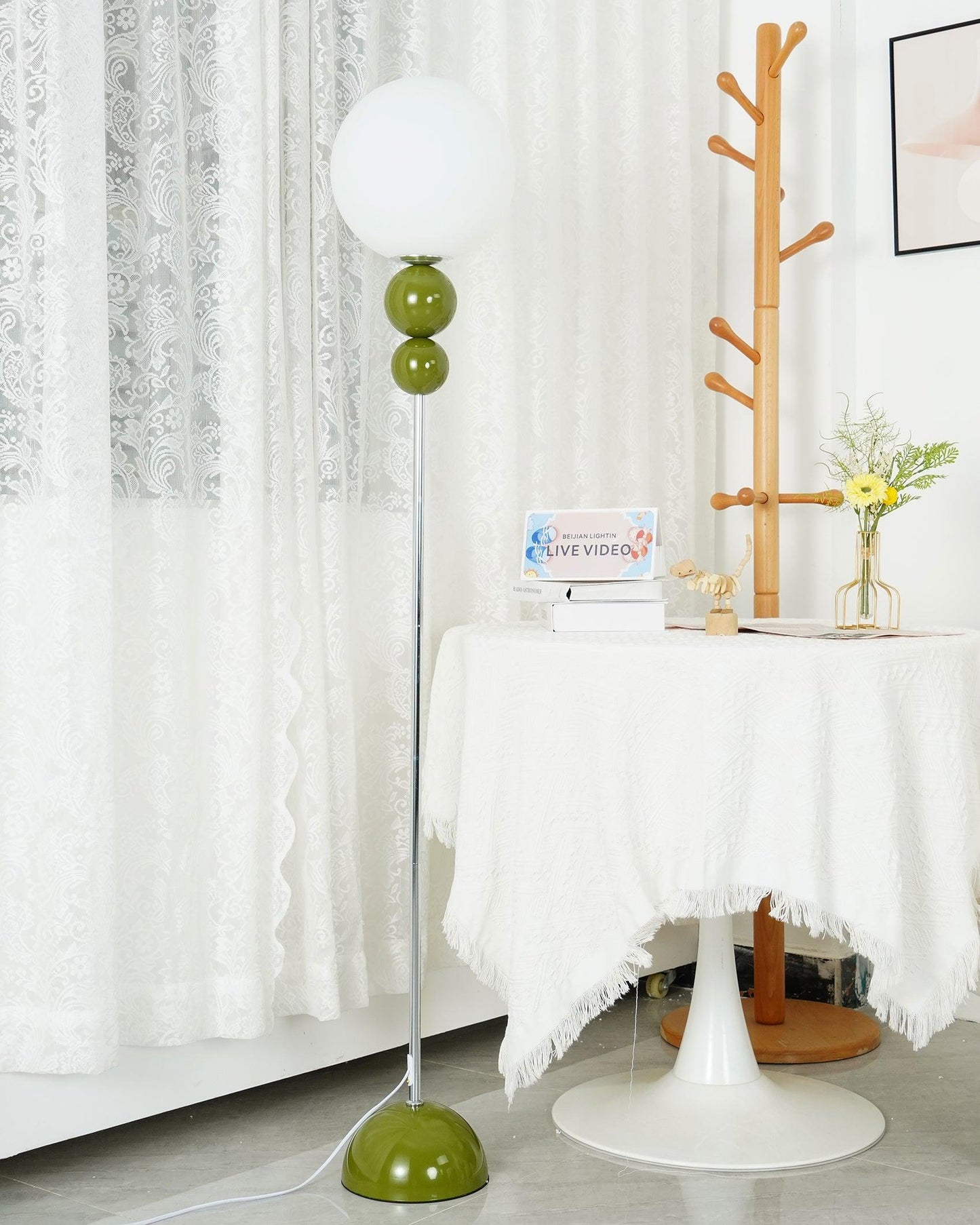 Clavora Linea | LED-vloerlamp met slanke silhouet in Nordic-design