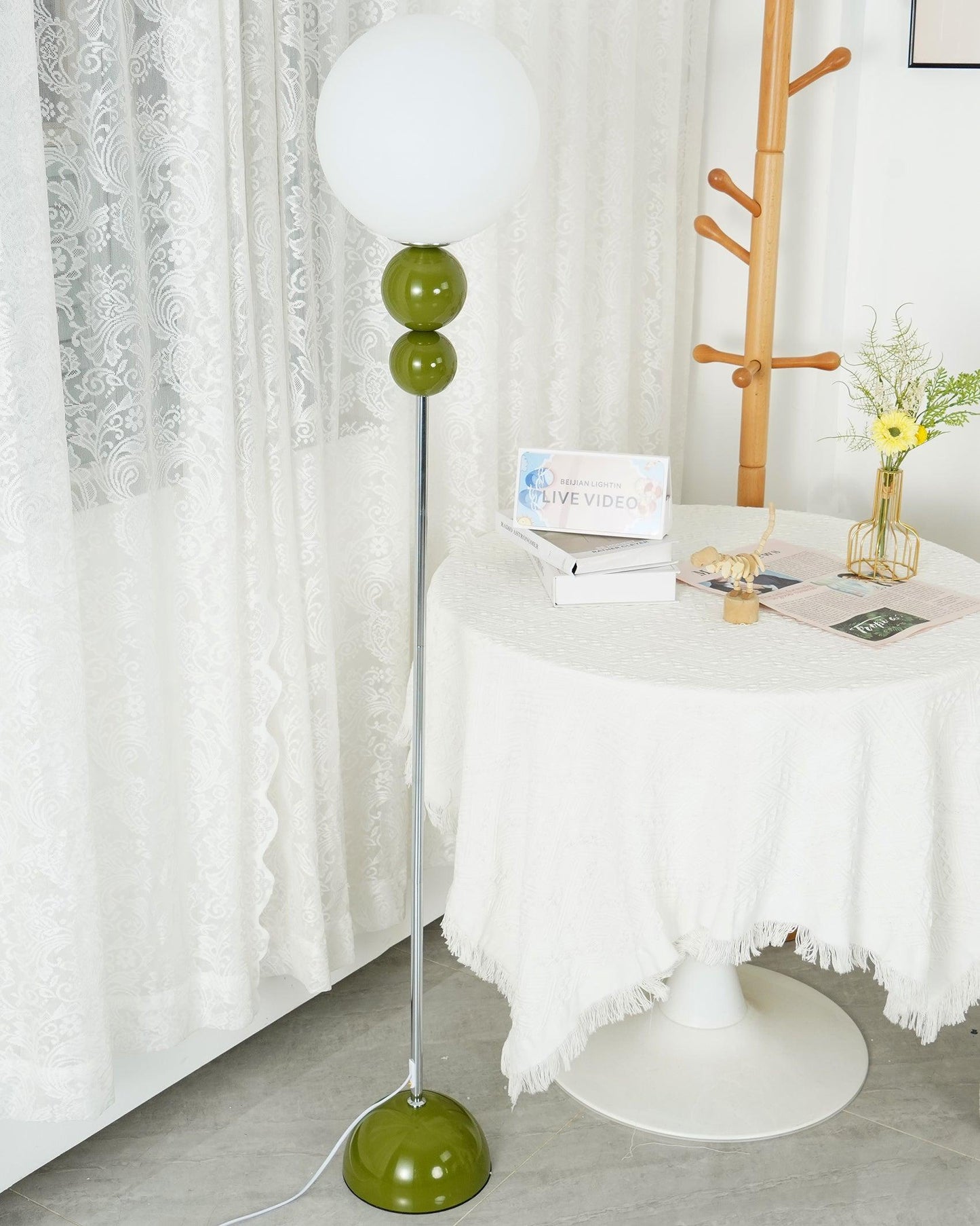 Clavora Linea | LED-vloerlamp met slanke silhouet in Nordic-design