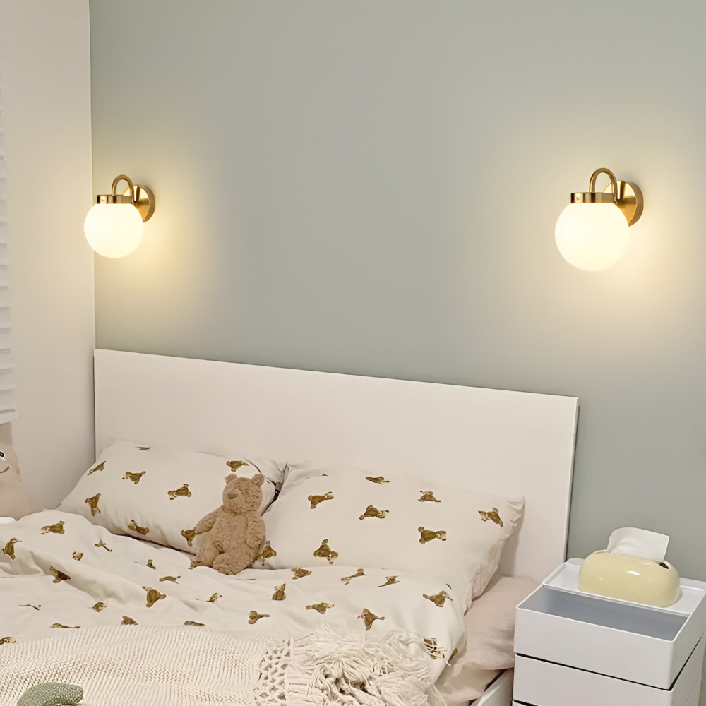 Lunaris – Hedendaagse bolvormige glazen wandlamp met gestreept ontwerp en LED-technologie