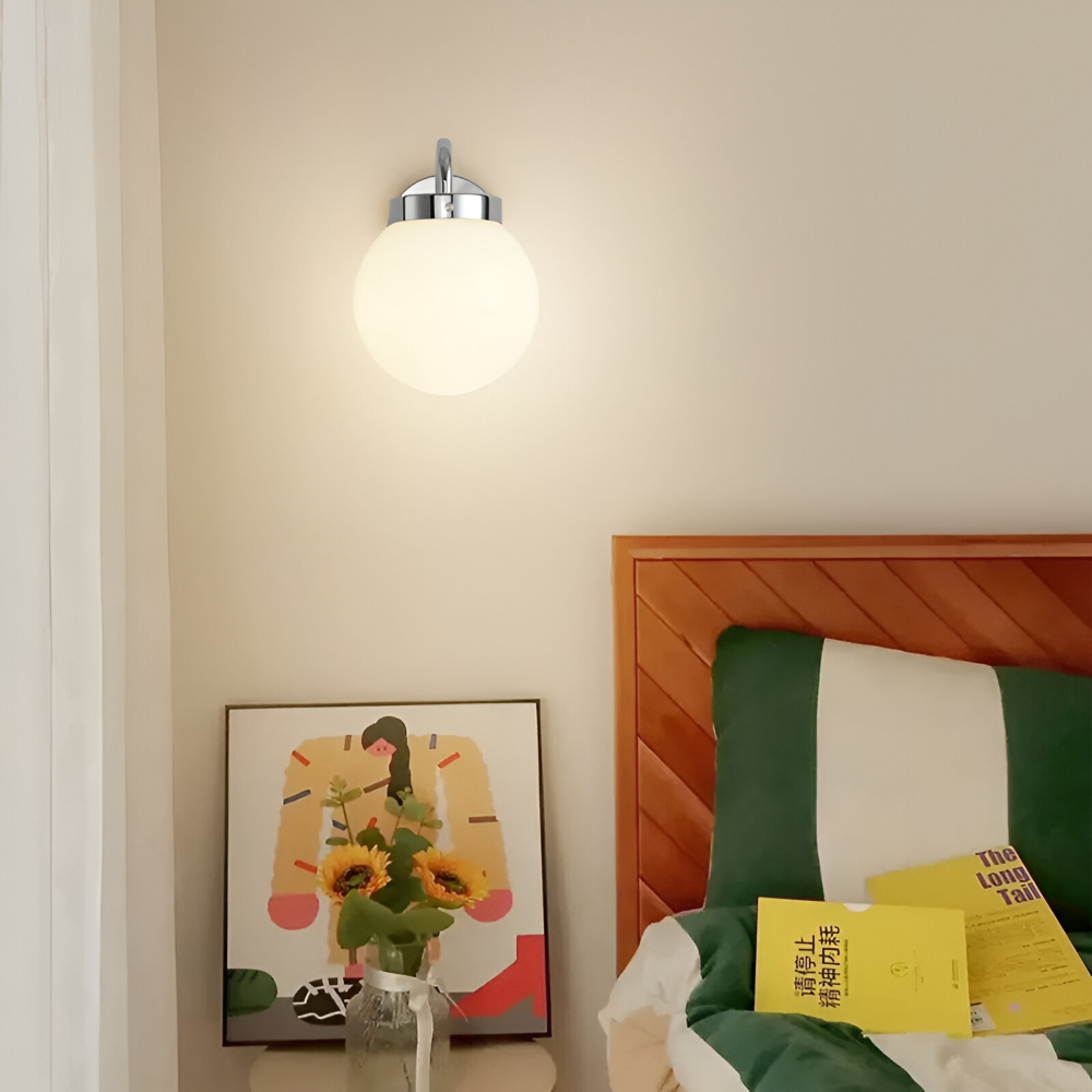 Lunaris – Hedendaagse bolvormige glazen wandlamp met gestreept ontwerp en LED-technologie