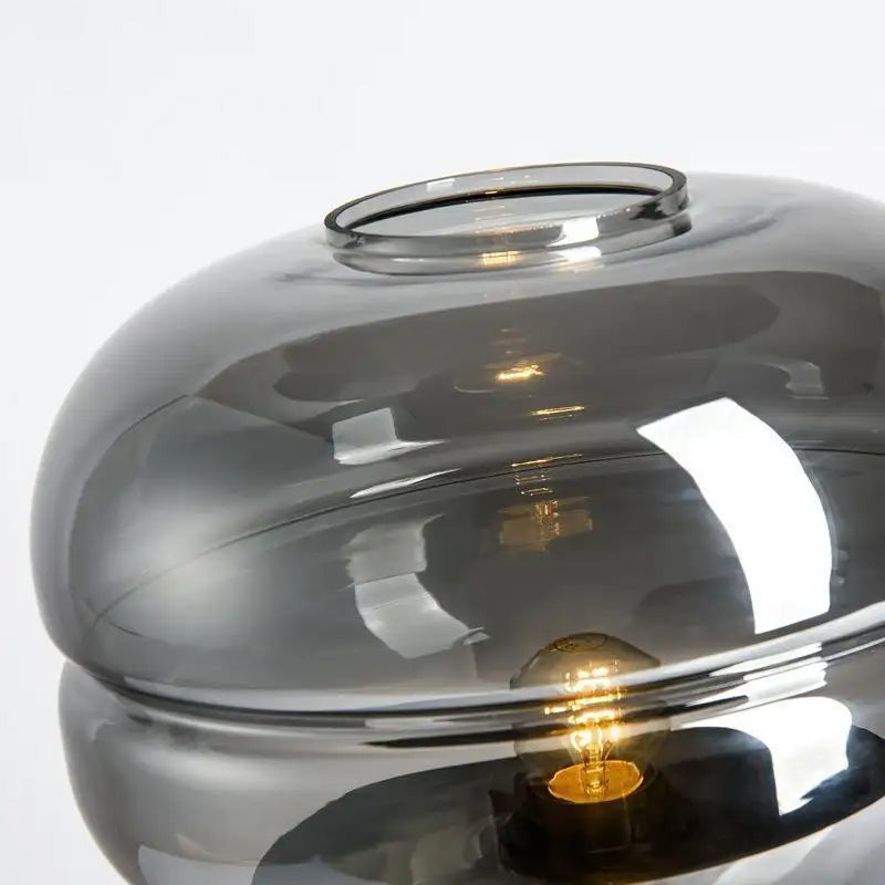 Stella statief tafellamp met glazen kap – modern design en warm licht