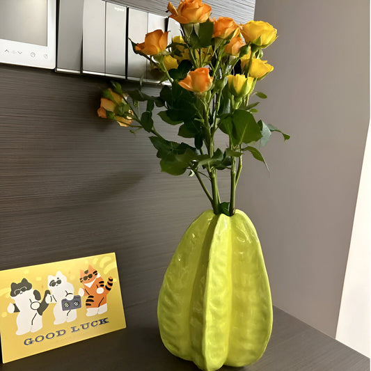 Decoratieve Vaas | Ambachtelijke Stervruchtvorm | Keramisch Kunstobject | Geelgroen