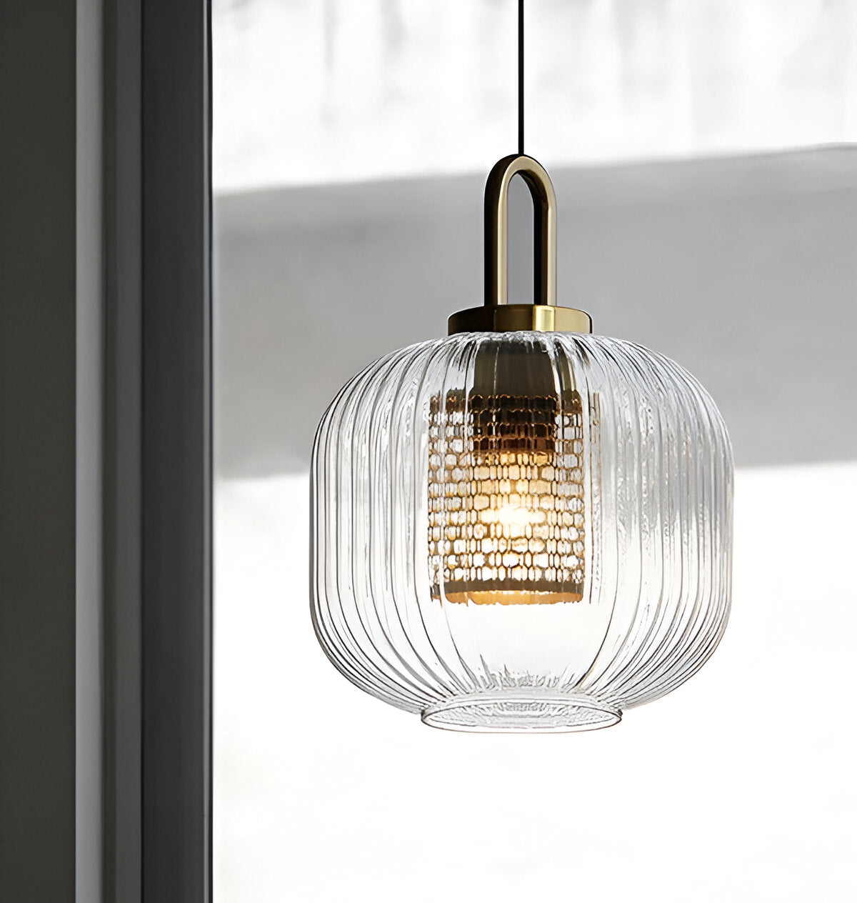 ClaChic lamp | Scandinavische hanglamp van glas, geribbeld ontwerp in wit & goud