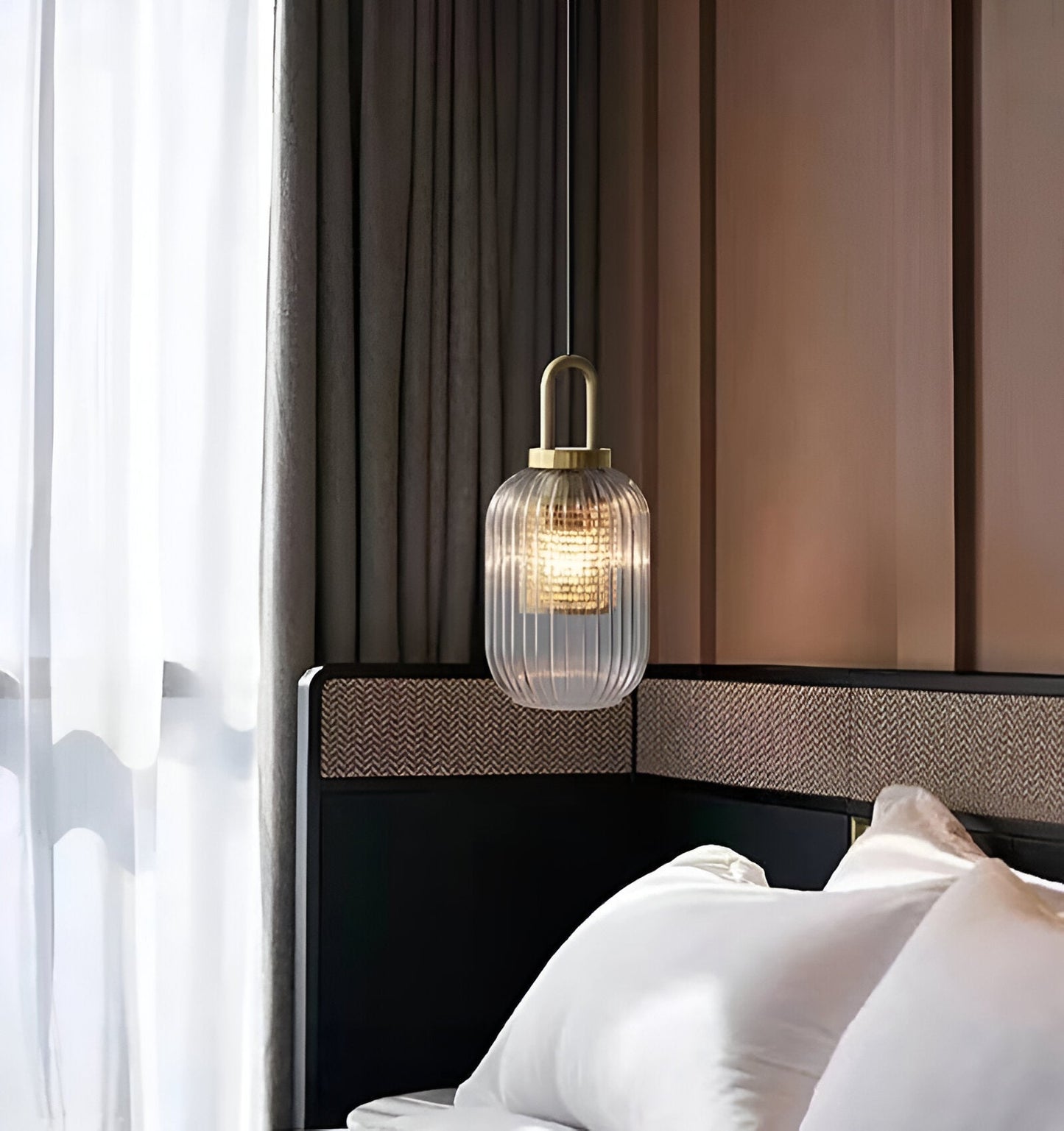 ClaChic lamp | Scandinavische hanglamp van glas, geribbeld ontwerp in wit & goud