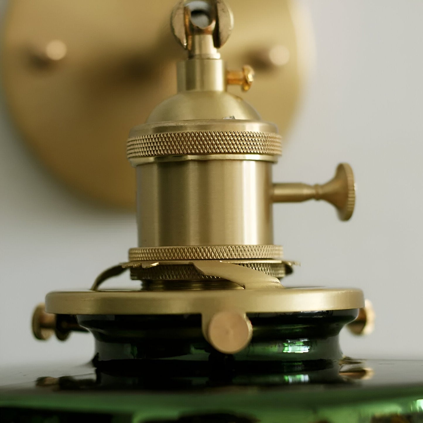 Olyviae | Verstelbare LED wandlamp van geribbeld glas in Scandinavisch design