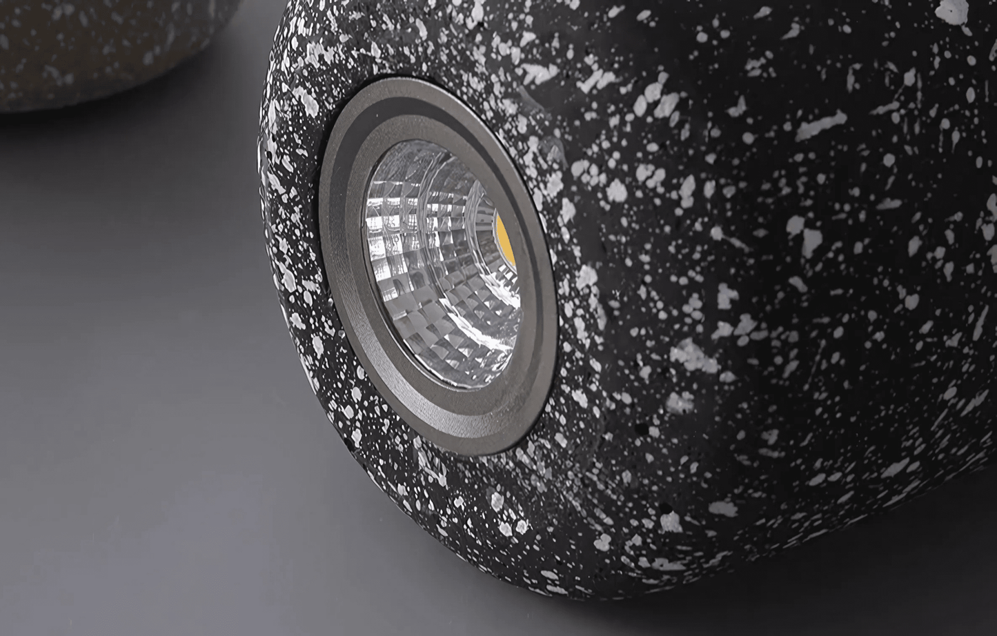 Kiva Cast | Hanglamp van beton in industrieel design met LED-techniek