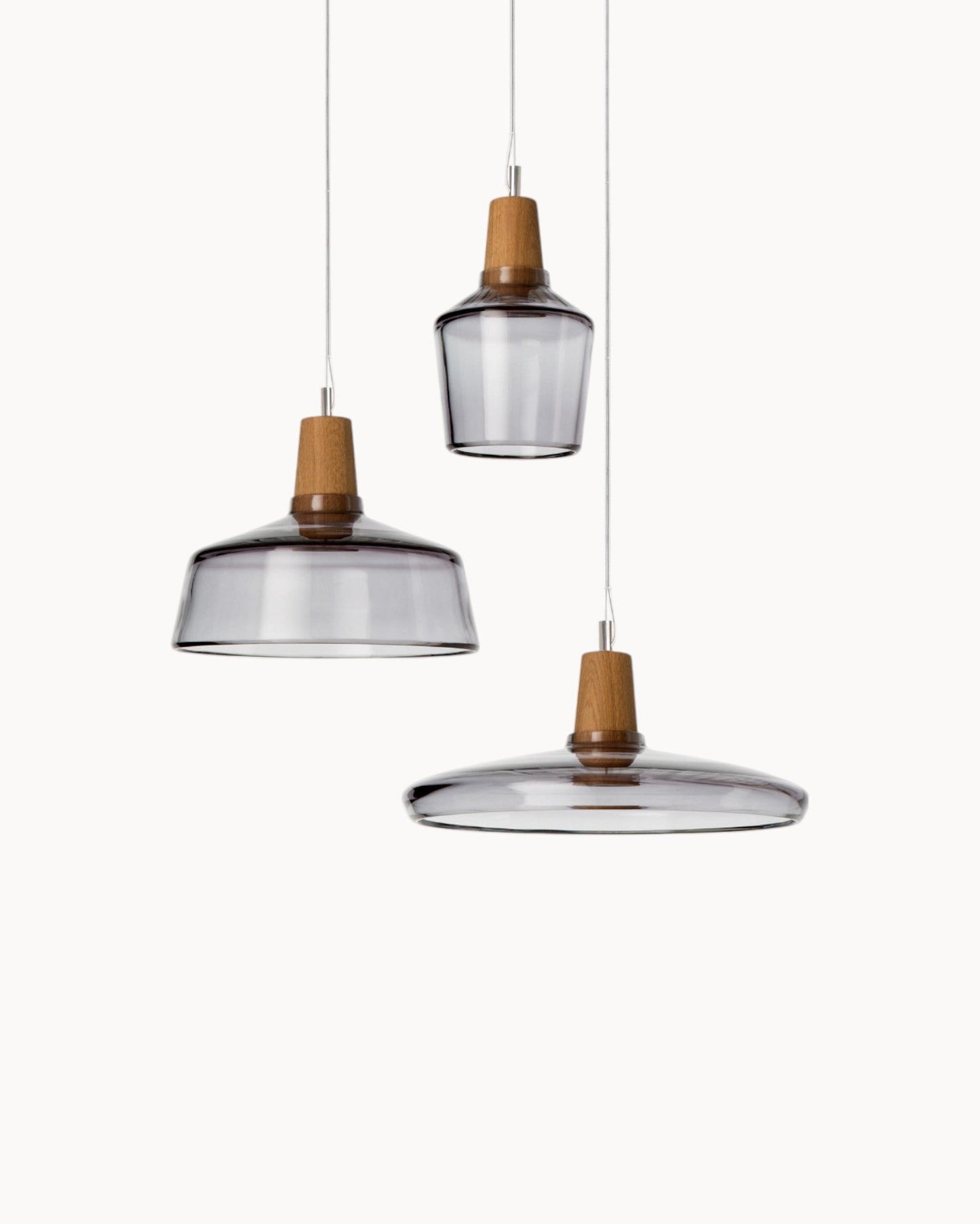 Loftlamp – Moderne Scandinavische glazen lamp met houten voet (E27)