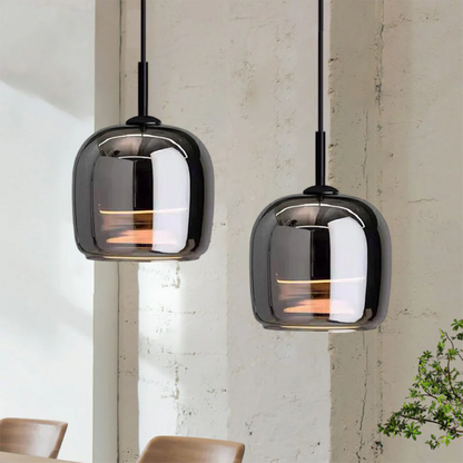 Svarna | Scandinavische hanglamp van getint glas