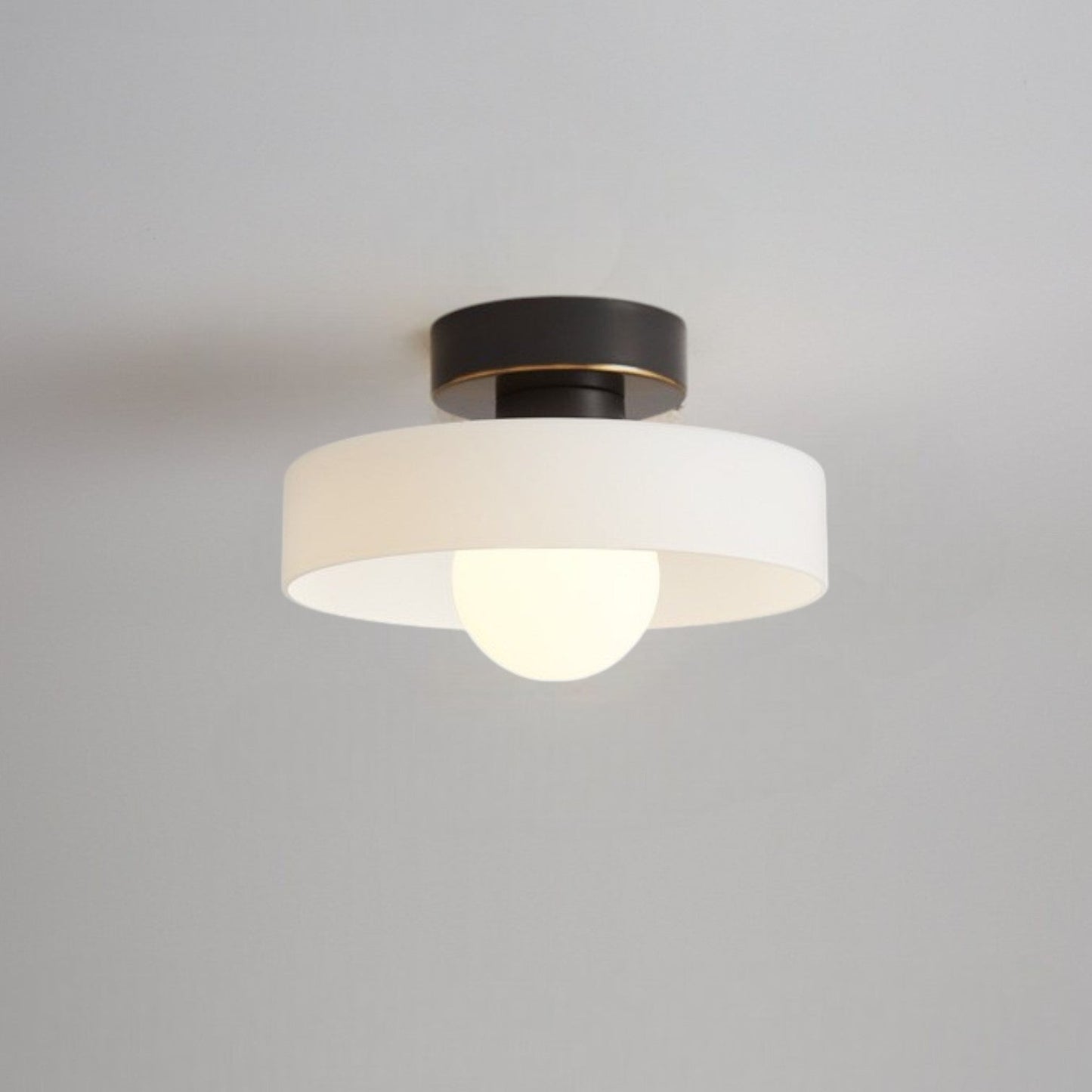 Velastra – Franse plafondlamp in Bauhaus-stijl