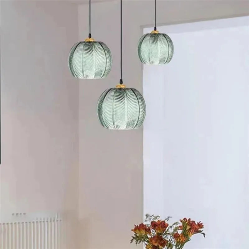 Noctylla | glazen hanglamp met Scandinavisch bladpatroon in groen