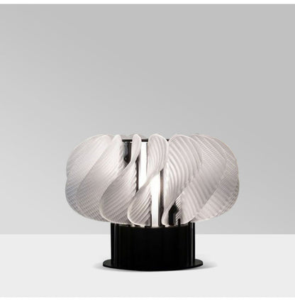 Moderne, elegante LED-tafellamp in minimalistisch design van aluminium