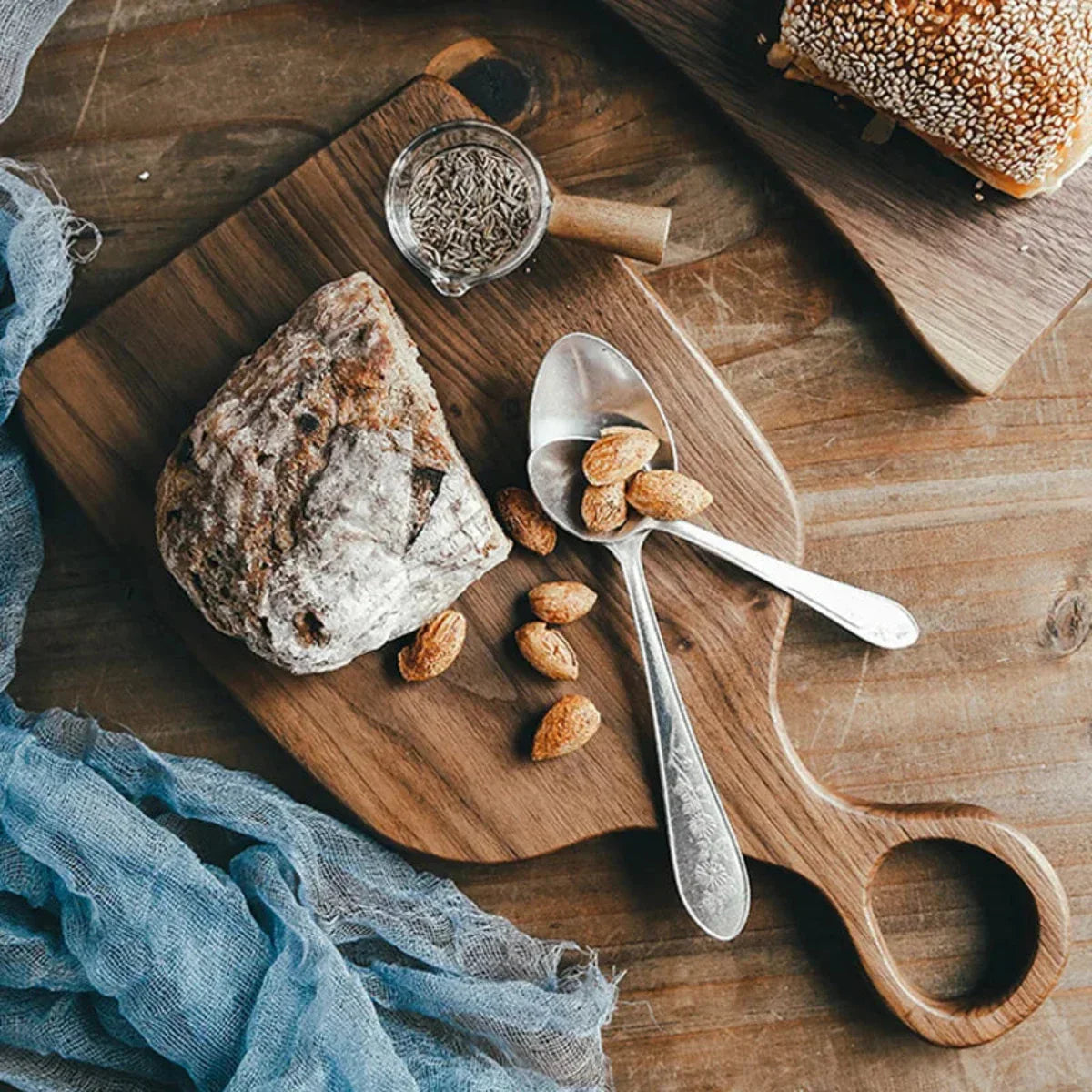 Lignara Zoë | Walnotenhouten serveerplank met ophanggat