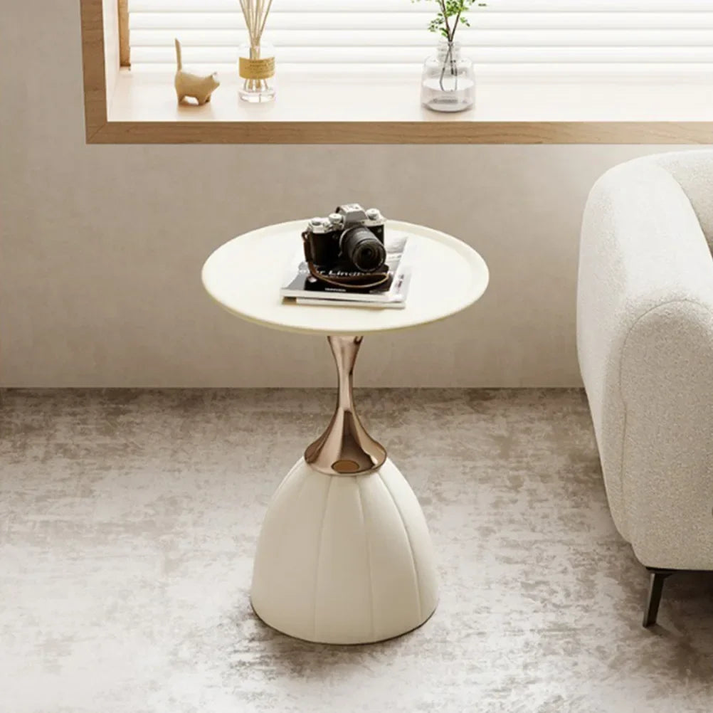 Caelestis - Noordse Lotus Bijzettafel in Scandinavisch DesignCaelestis Bijzettafel | Scandinavisch Lotusdesign | Minimalistisch & Stabiel | Hout