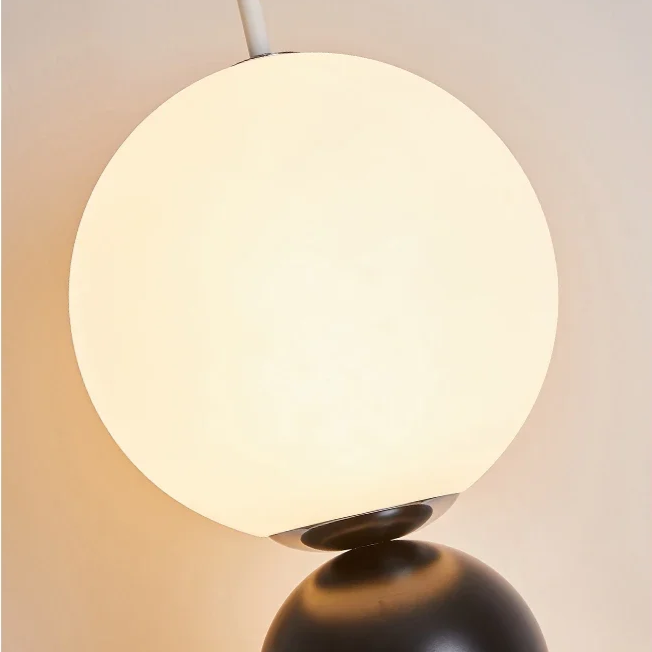 Calura Form | Staande lamp in kalebasvorm met warm omgevingslicht