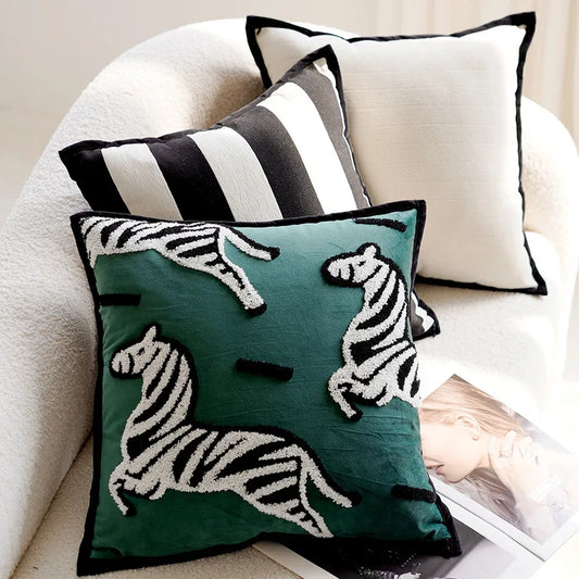 Sierkussen met Paardenprint | Luxe Borduursel | Zachte Ademend Weefsel