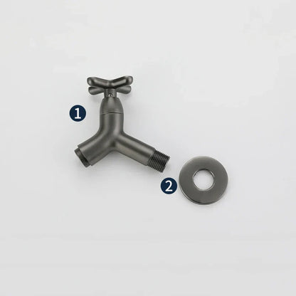 Wandarmatuur van messing – moderne koudwaterkraan voor badkamer of keuken